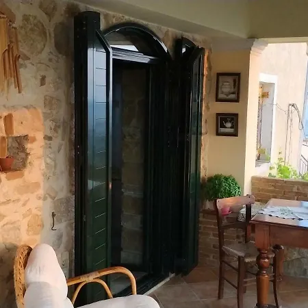 Ariadni Stone Houses * Giannádes